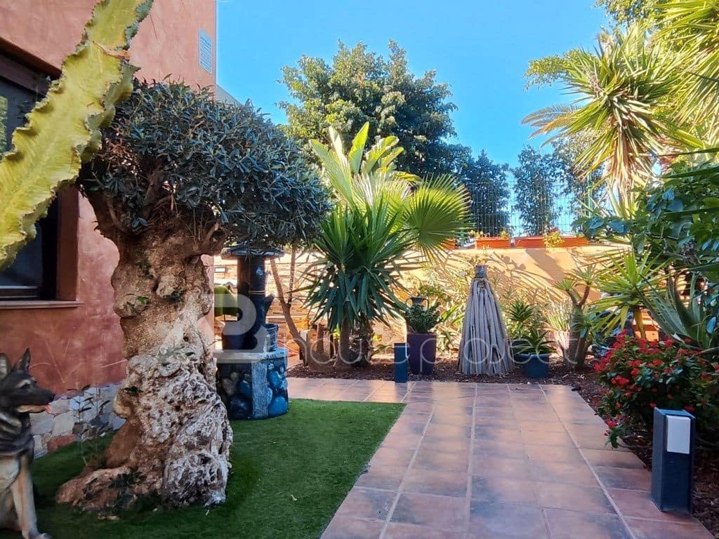 4 bedroom Villa for sale in San Miguel de Abona with pool garage - € 892,000 (Ref: 9500191)