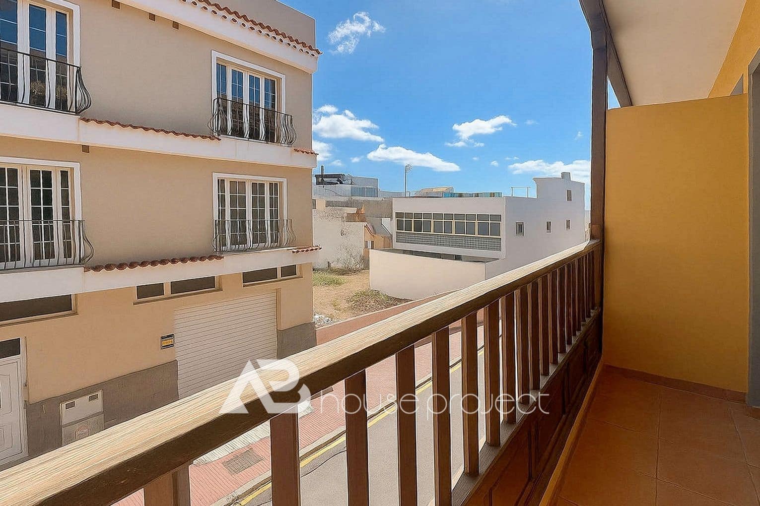 3 bedroom Townhouse for sale in Arona with garage - € 290,000 (Ref: 9500192)