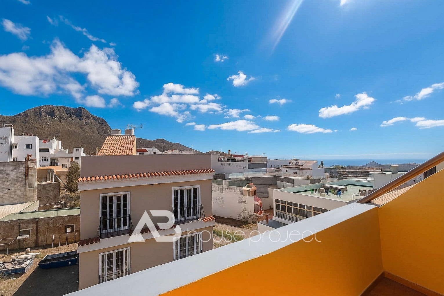 3 bedroom Townhouse for sale in Arona with garage - € 290,000 (Ref: 9500192)