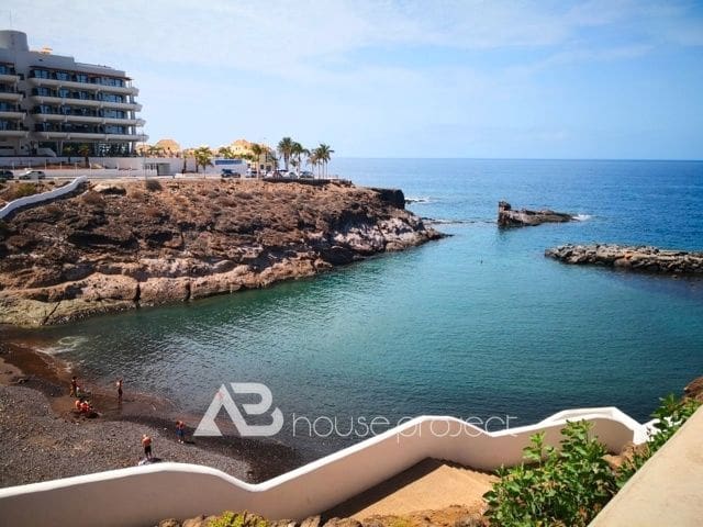 Piso de 1 habitación en Adeje en venta con piscina garaje - 180.000 € (Ref: 9500500)