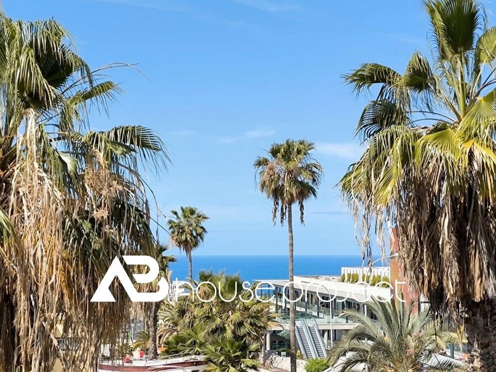 Piso de 1 habitación en Adeje en venta con piscina garaje - 180.000 € (Ref: 9500500)