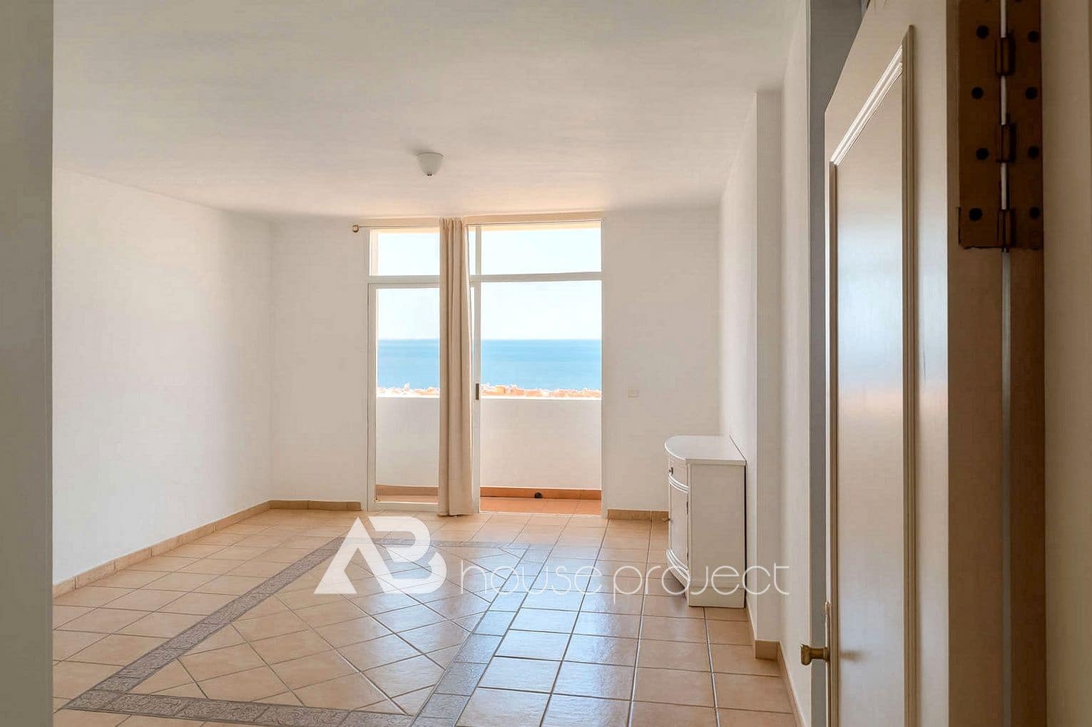 Piso de 1 habitación en Adeje en venta con piscina garaje - 180.000 € (Ref: 9500500)