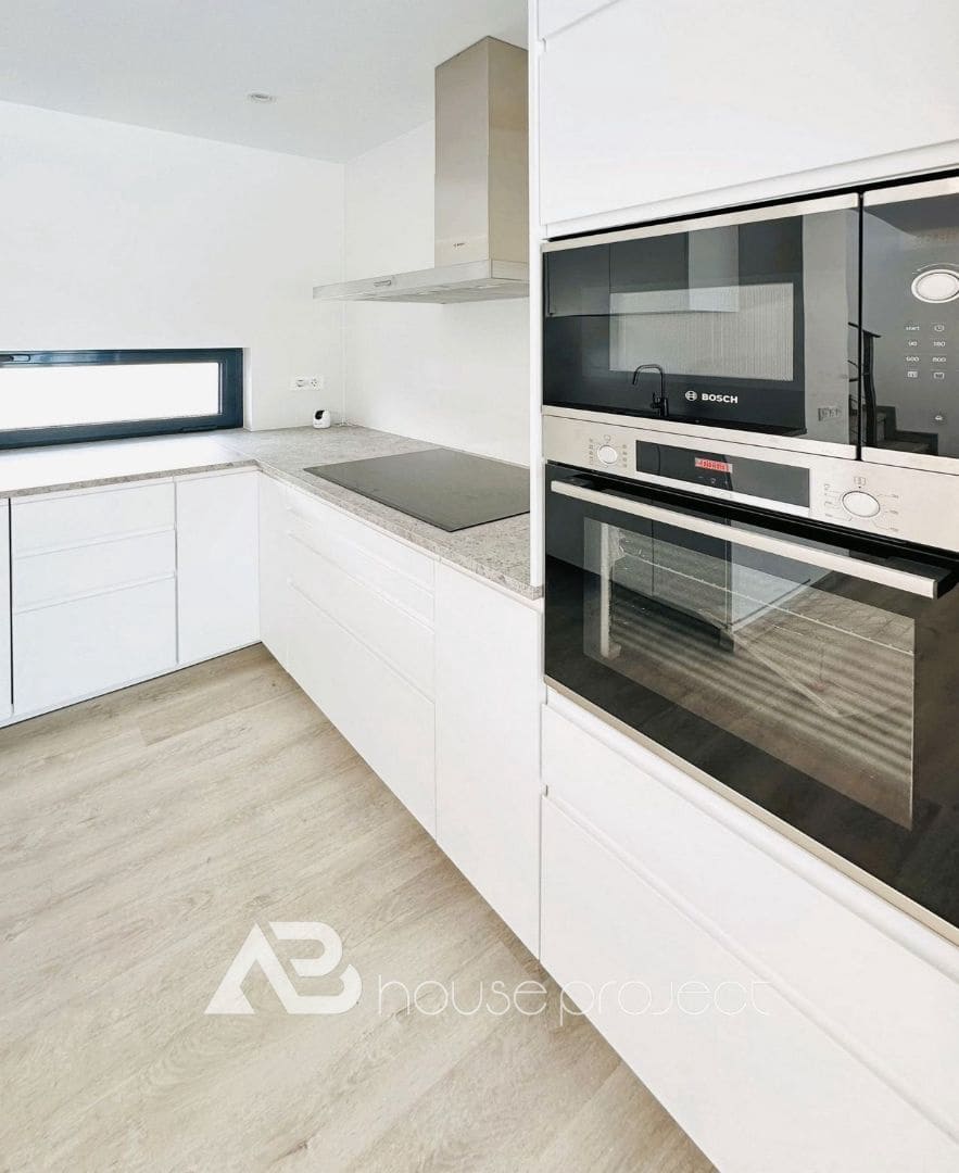 4 bedroom Villa for sale in Adeje with pool garage - € 1,800,000 (Ref: 9500502)