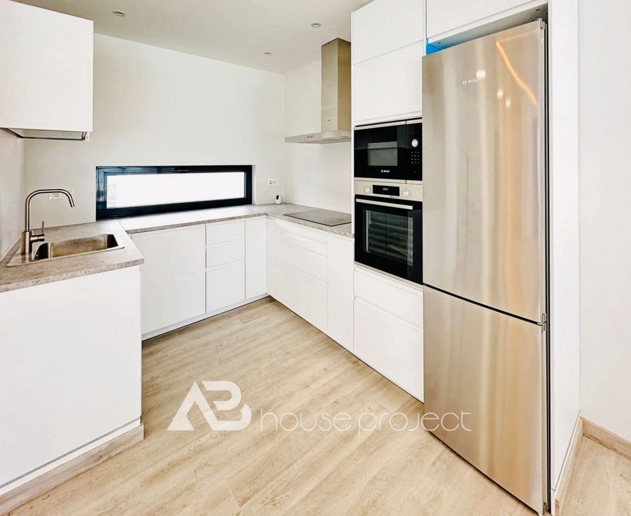 4 bedroom Villa for sale in Adeje with pool garage - € 1,800,000 (Ref: 9500502)