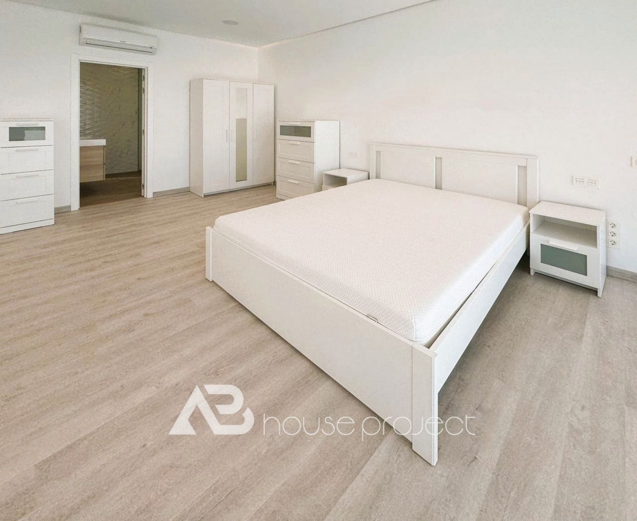 4 bedroom Villa for sale in Adeje with pool garage - € 1,800,000 (Ref: 9500502)