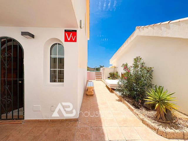 3 sypialnia Willa na sprzedaż w San Eugenio Alto, Adeje z basenem garażem - 885 000 € (Ref: 9500504)