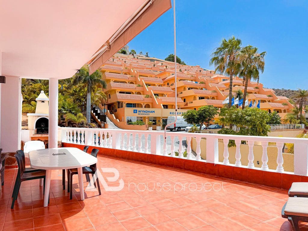 3 bedroom Villa for sale in Adeje with pool garage - € 885,000 (Ref: 9500504)