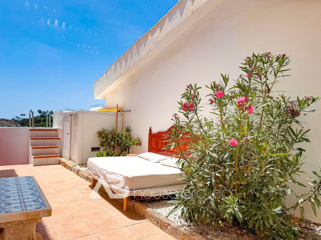 3 bedroom Villa for sale in Adeje with pool garage - € 885,000 (Ref: 9500504)
