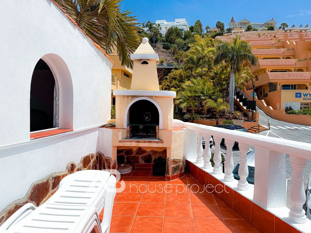 3 bedroom Villa for sale in Adeje with pool garage - € 885,000 (Ref: 9500504)