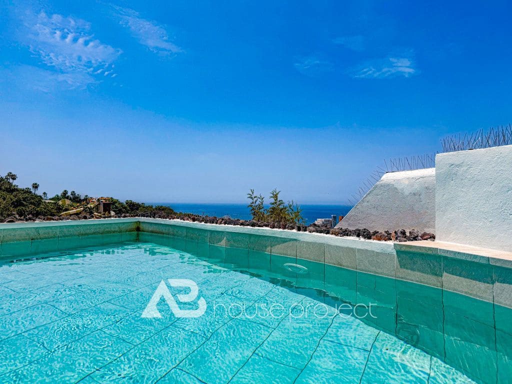 3 bedroom Villa for sale in Adeje with pool garage - € 885,000 (Ref: 9500504)