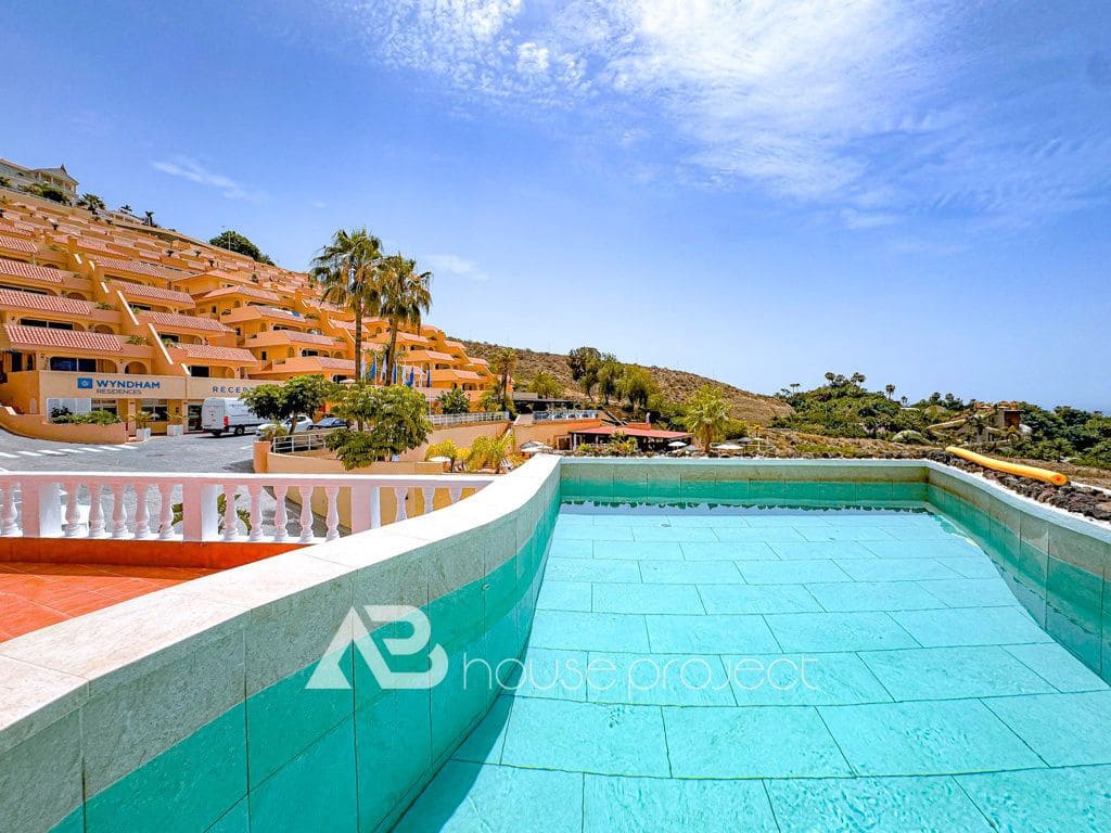 3 bedroom Villa for sale in Adeje with pool garage - € 885,000 (Ref: 9500504)