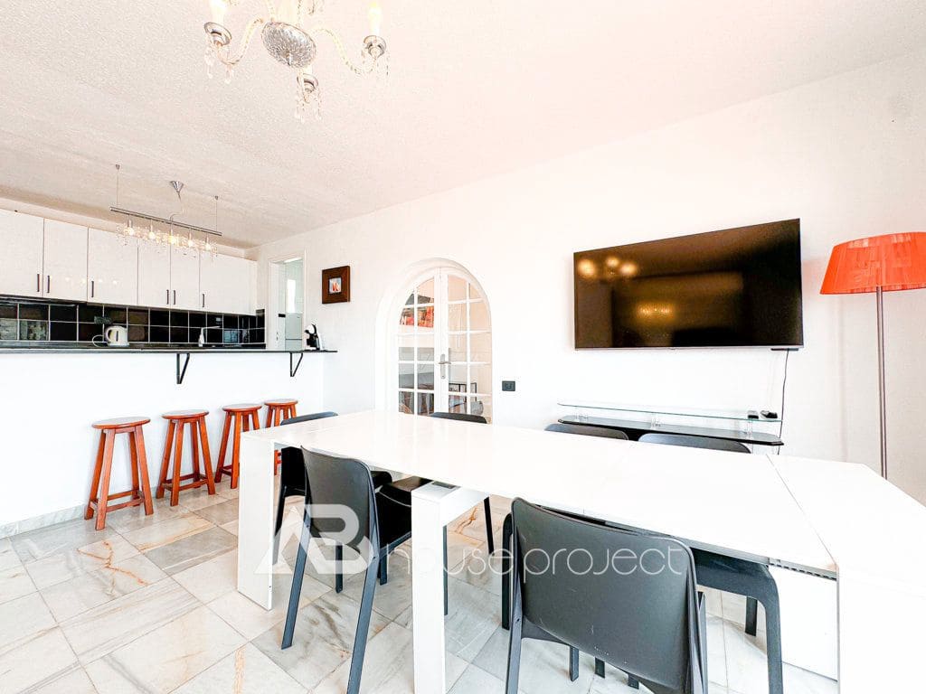 3 bedroom Villa for sale in Adeje with pool garage - € 885,000 (Ref: 9500504)