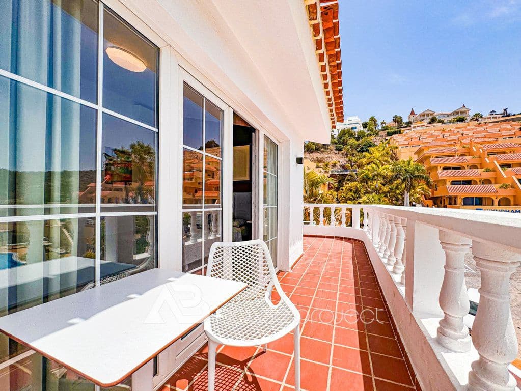 3 bedroom Villa for sale in Adeje with pool garage - € 885,000 (Ref: 9500504)