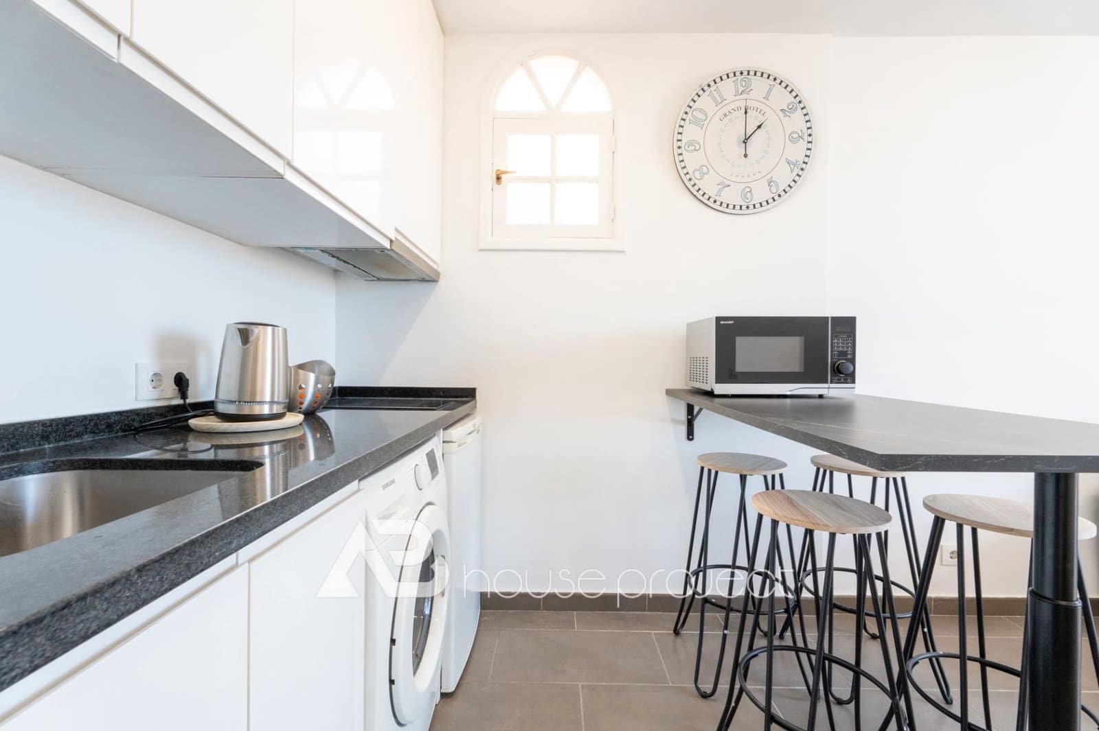 Piso de 1 habitación en Adeje en venta con piscina garaje - 265.000 € (Ref: 9510313)