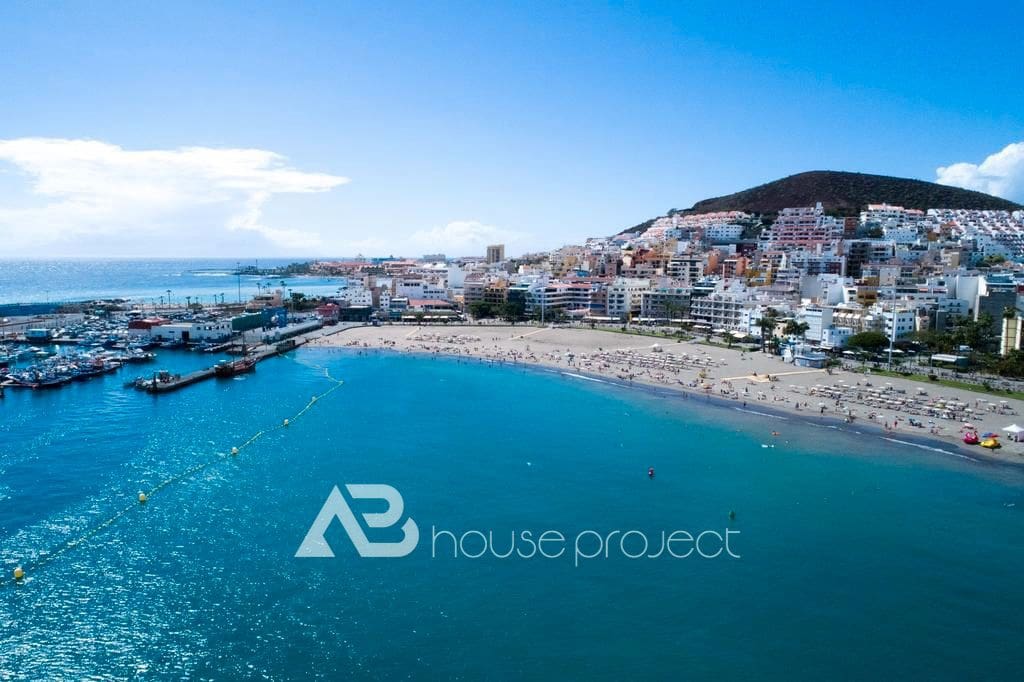 1 slaapkamer Flat te koop in Arona met zwembad - € 285.000 (Ref: 9572260)