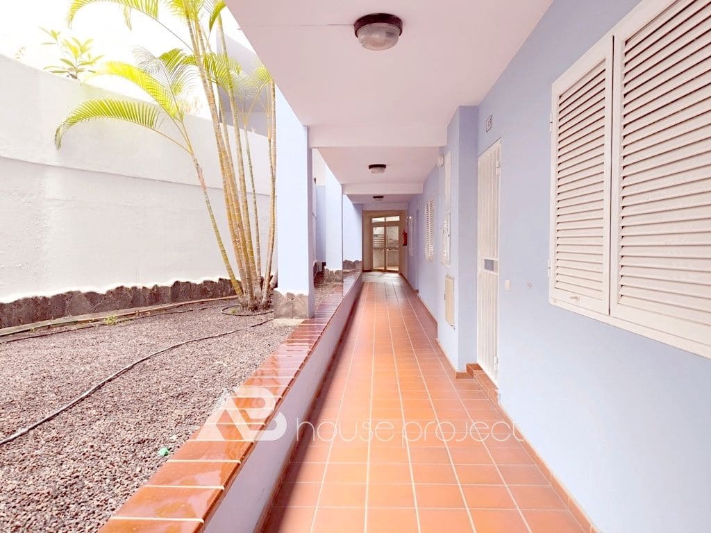 1 slaapkamer Flat te koop in Arona met zwembad - € 285.000 (Ref: 9572260)