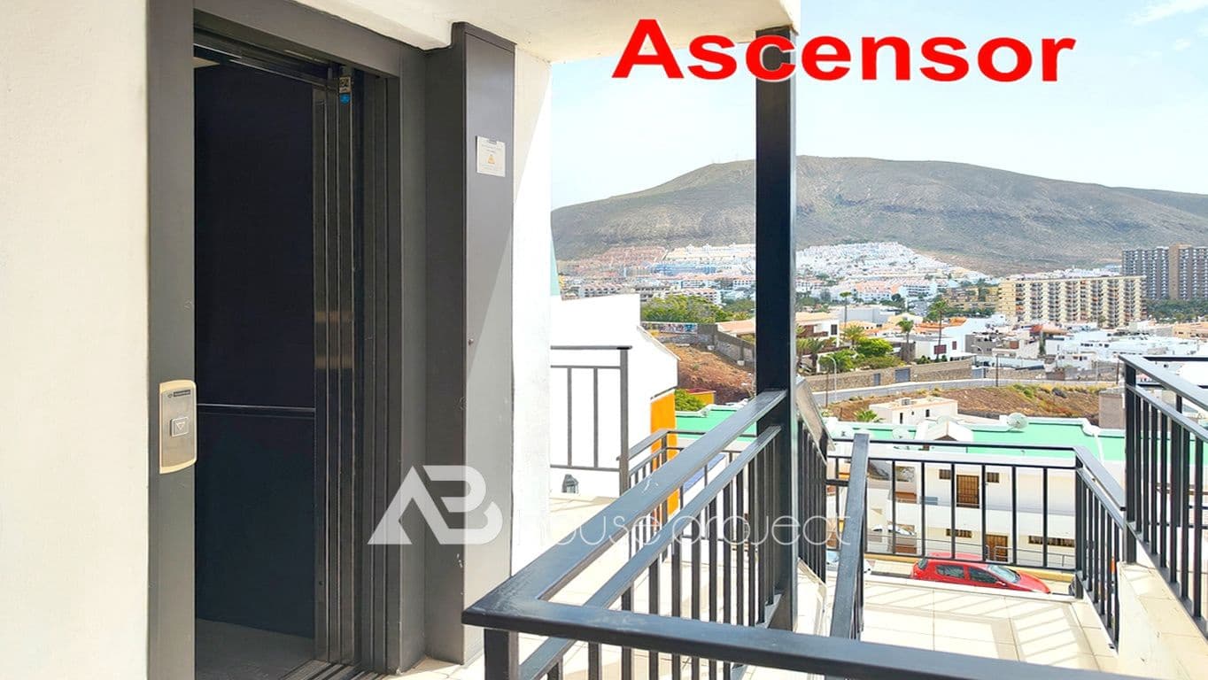 2 slaapkamer Flat te koop in Arona met zwembad - € 350.000 (Ref: 9572262)