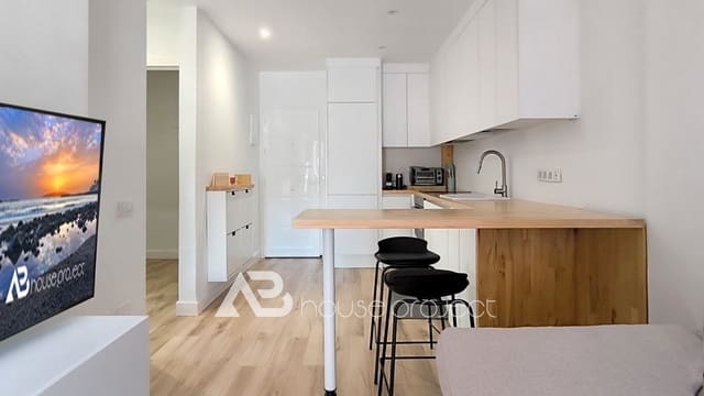 2 soverom Leilighet til salgs i Los Cristianos, Arona med svømmebasseng - € 350 000 (Ref: 9572262)