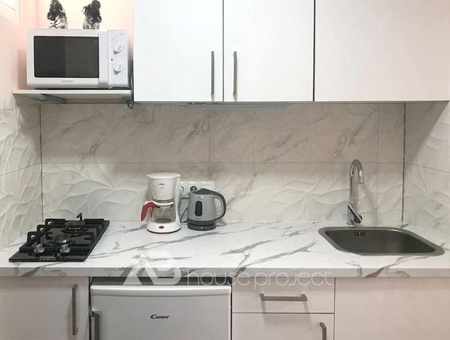 Yksiö myytävänä paikassa Playa de las Américas, Adeje mukana uima-altaan - 240 000 € (Ref: 9572265)