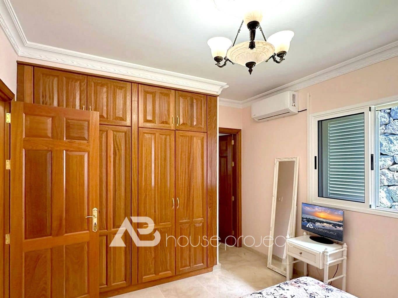 3 soverom Villa til salgs i Santiago del Teide med svømmebasseng garasje - € 1 080 000 (Ref: 9573449)