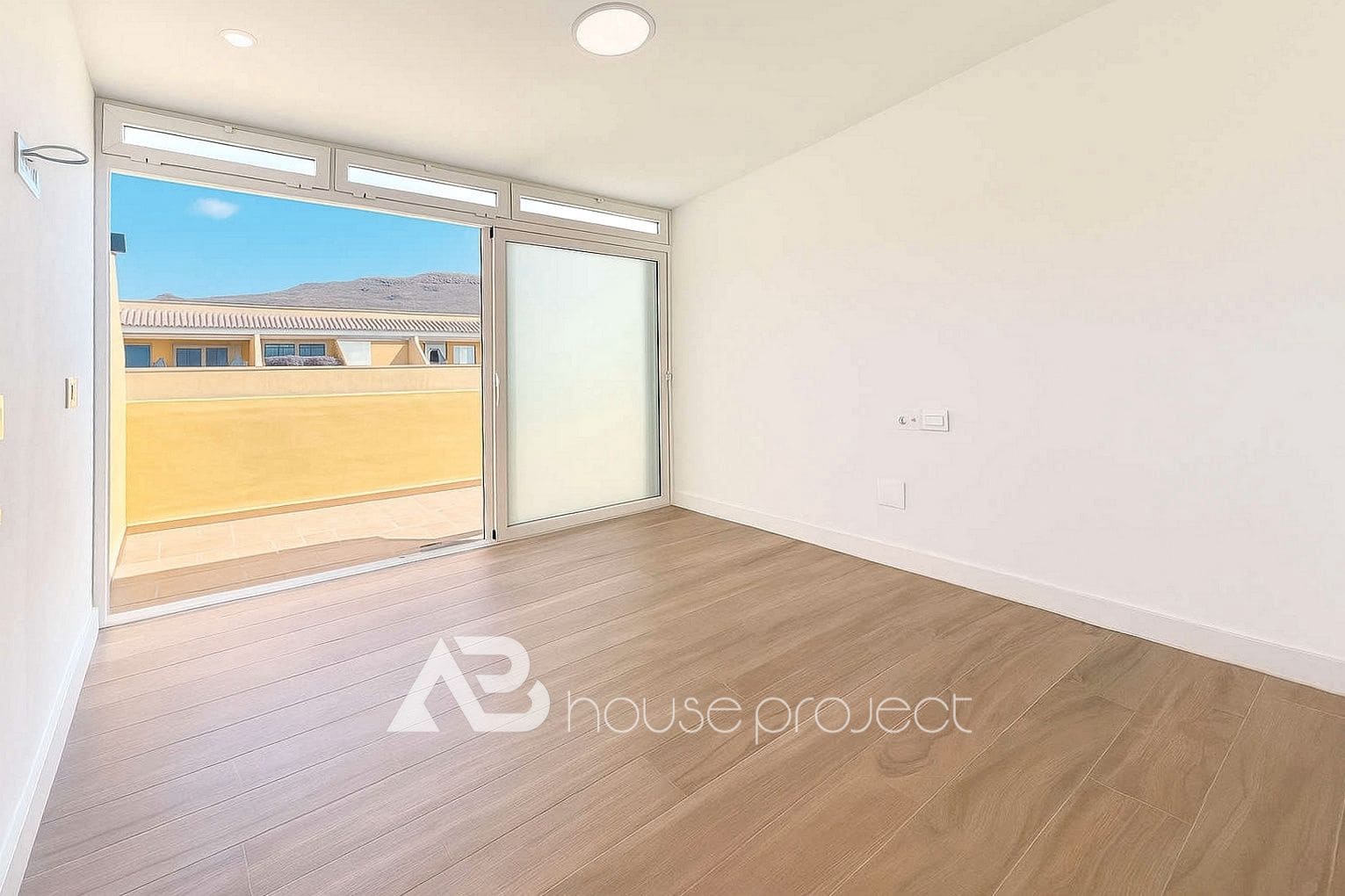 3 sypialnia Dom na sprzedaż w Arona z garażem - 290 000 € (Ref: 9573450)