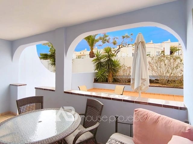 Piso de 1 habitación en Arona en venta con piscina - 285.000 € (Ref: 9626141)