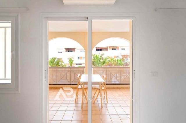 1 soveværelse Lejlighed til salg i Los Cristianos, Arona med swimmingpool - € 320.000 (Ref: 9626143)