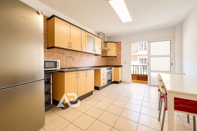 3 makuuhuone Omakotitalo myytävänä paikassa Valle de San Lorenzo, Arona mukana 
autotalli - 290 000 € (Ref: 9626402)