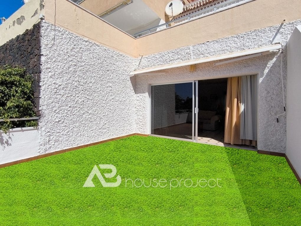 Studio for sale in Adeje with pool - € 239,000 (Ref: 9626403)