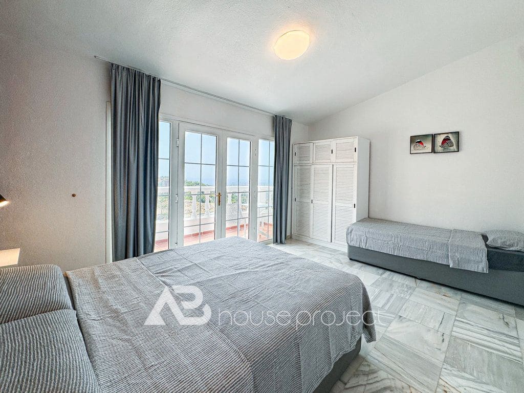 3 soverom Villa til salgs i Adeje med svømmebasseng garasje - € 885 000 (Ref: 9626411)