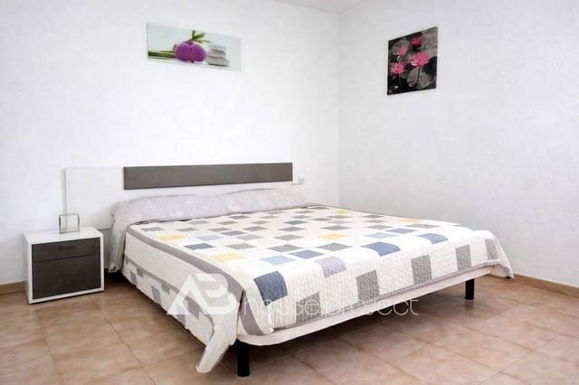 1 slaapkamer Flat te koop in Los Cristianos, Arona met zwembad garage - € 285.000 (Ref: 9653063)