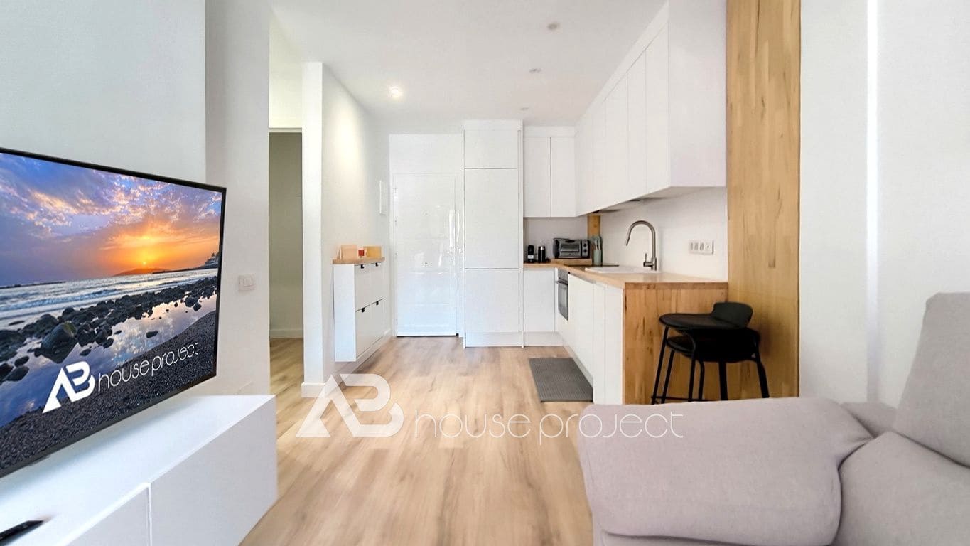 2 sovrum Lägenhet till salu i Arona med pool - 350 000 € (Ref: 9675148)