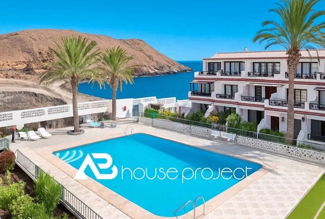 2 makuuhuone Kattohuoneisto myytävänä paikassa Costa del Silencio, Arona mukana 
autotalli - 325 000 € (Ref: 9675152)