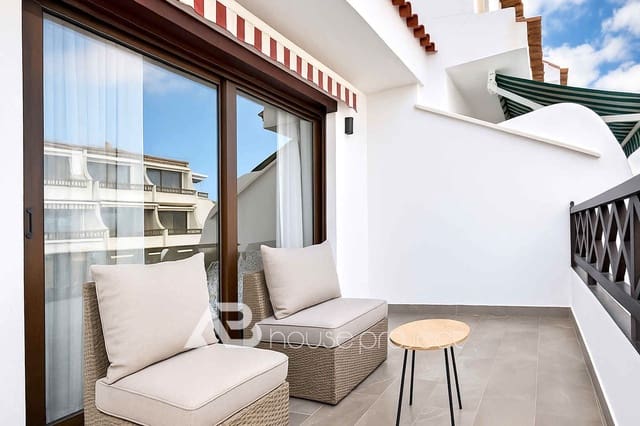 2 makuuhuone Kattohuoneisto myytävänä paikassa Costa del Silencio, Arona mukana 
autotalli - 325 000 € (Ref: 9675152)