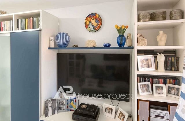 2 makuuhuone Asunto myytävänä paikassa Los Cristianos, Arona mukana uima-altaan - 490 000 € (Ref: 9688647)