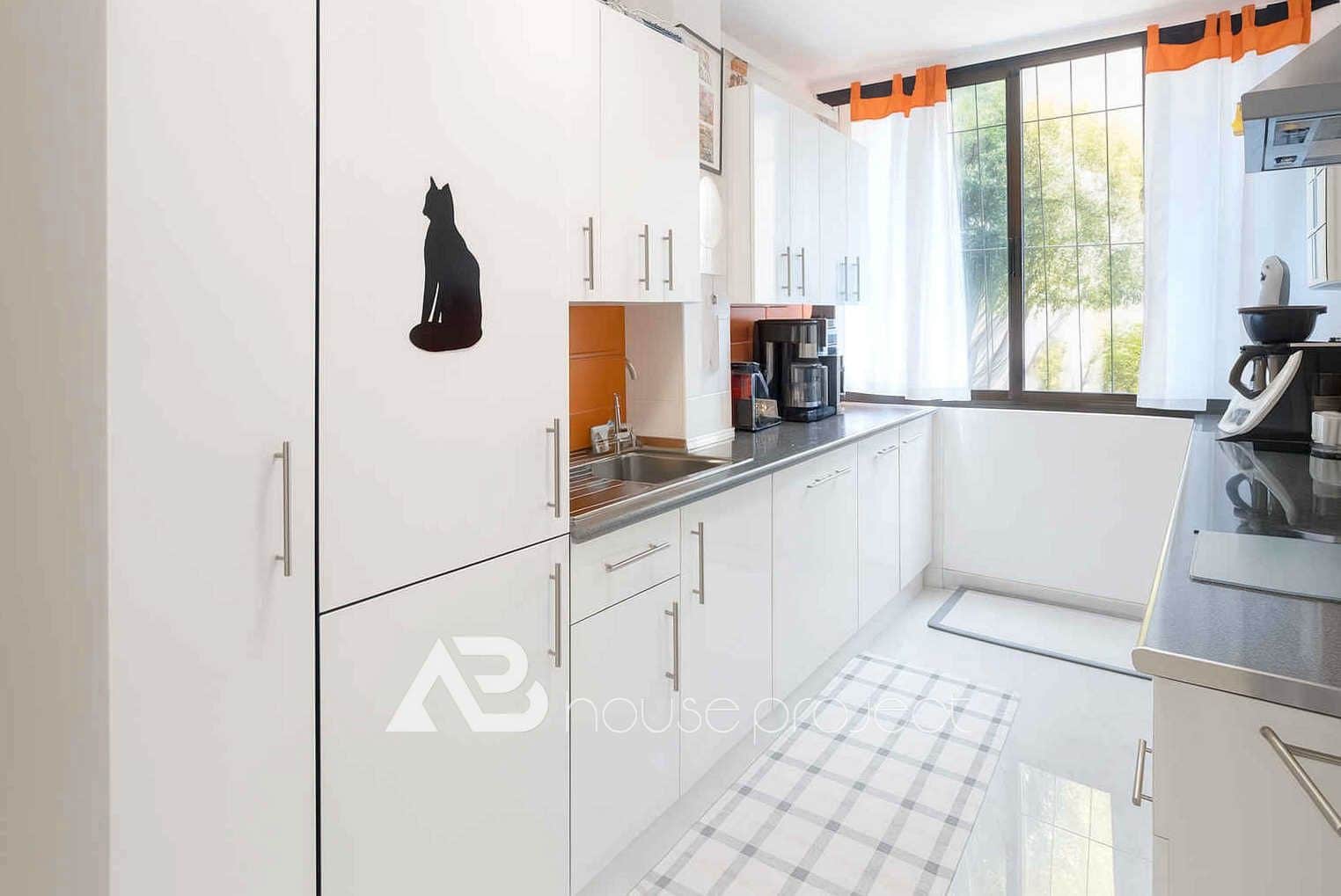 2 makuuhuone Asunto myytävänä paikassa Arona mukana uima-altaan - 490 000 € (Ref: 9688647)