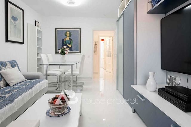 2 makuuhuone Asunto myytävänä paikassa Los Cristianos, Arona mukana uima-altaan - 490 000 € (Ref: 9688647)