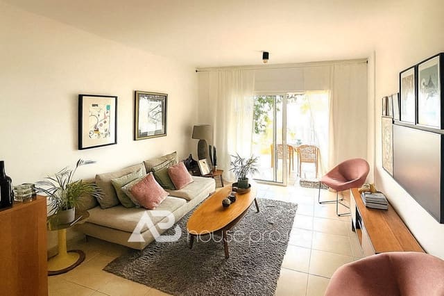 Piso de 2 habitaciones en Chayofa, Arona en venta con piscina garaje - 354.900 € (Ref: 9688648)