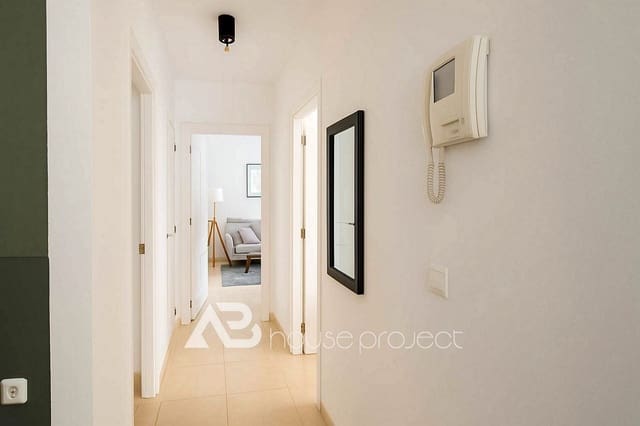 Piso de 2 habitaciones en Chayofa, Arona en venta con piscina garaje - 354.900 € (Ref: 9688648)