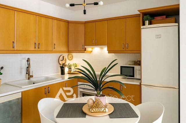 Piso de 2 habitaciones en Chayofa, Arona en venta con piscina garaje - 354.900 € (Ref: 9688648)