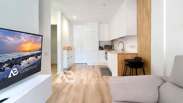 2 chambre Appartement à vendre à Los Cristianos, Arona avec piscine - 350 000 € (Ref: 9723894)