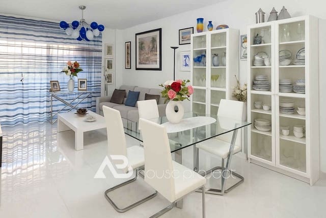 2 makuuhuone Asunto myytävänä paikassa Los Cristianos, Arona mukana uima-altaan - 490 000 € (Ref: 9723898)