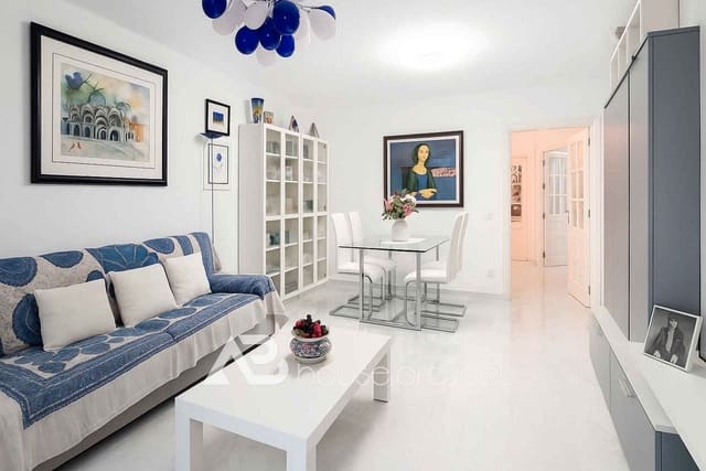 2 makuuhuone Asunto myytävänä paikassa Los Cristianos, Arona mukana uima-altaan - 490 000 € (Ref: 9723898)