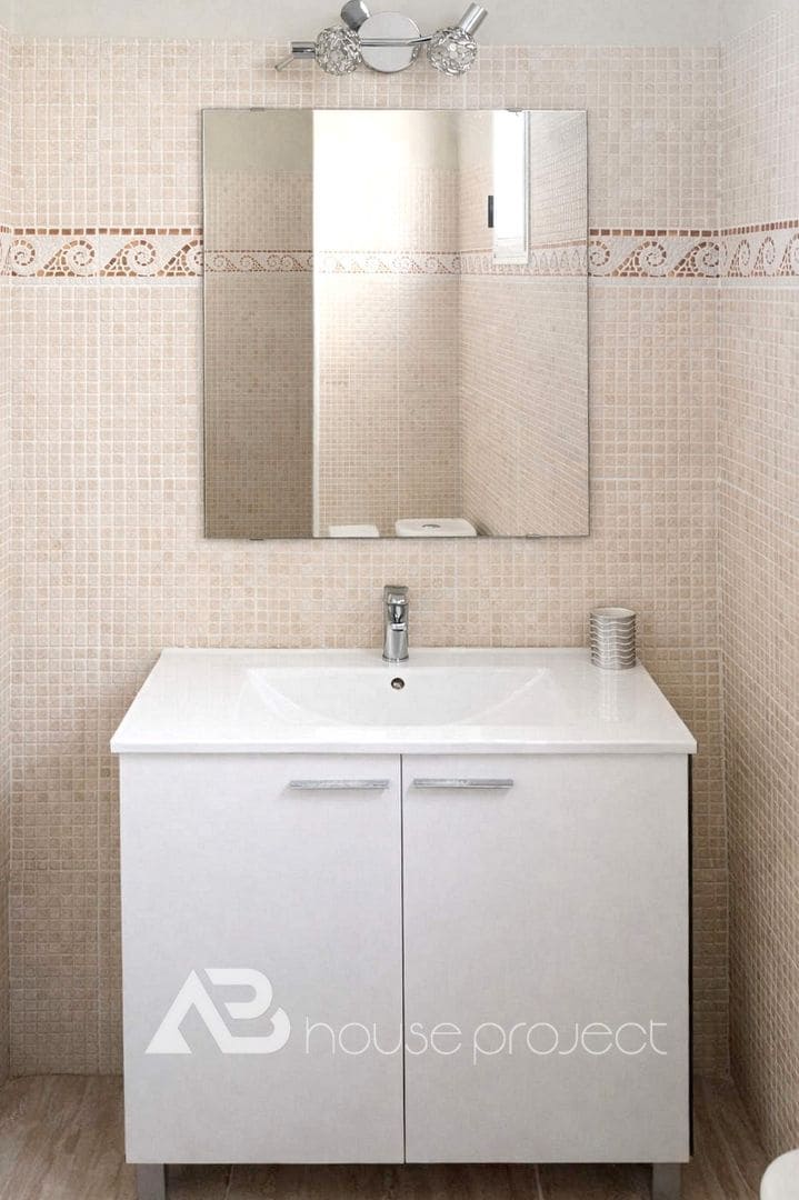 Piso de 2 habitaciones en Arona en venta con piscina garaje - 399.000 € (Ref: 9723899)