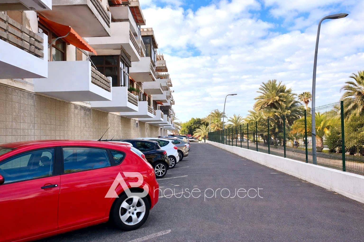 Piso de 2 habitaciones en Arona en venta con piscina garaje - 399.000 € (Ref: 9723899)