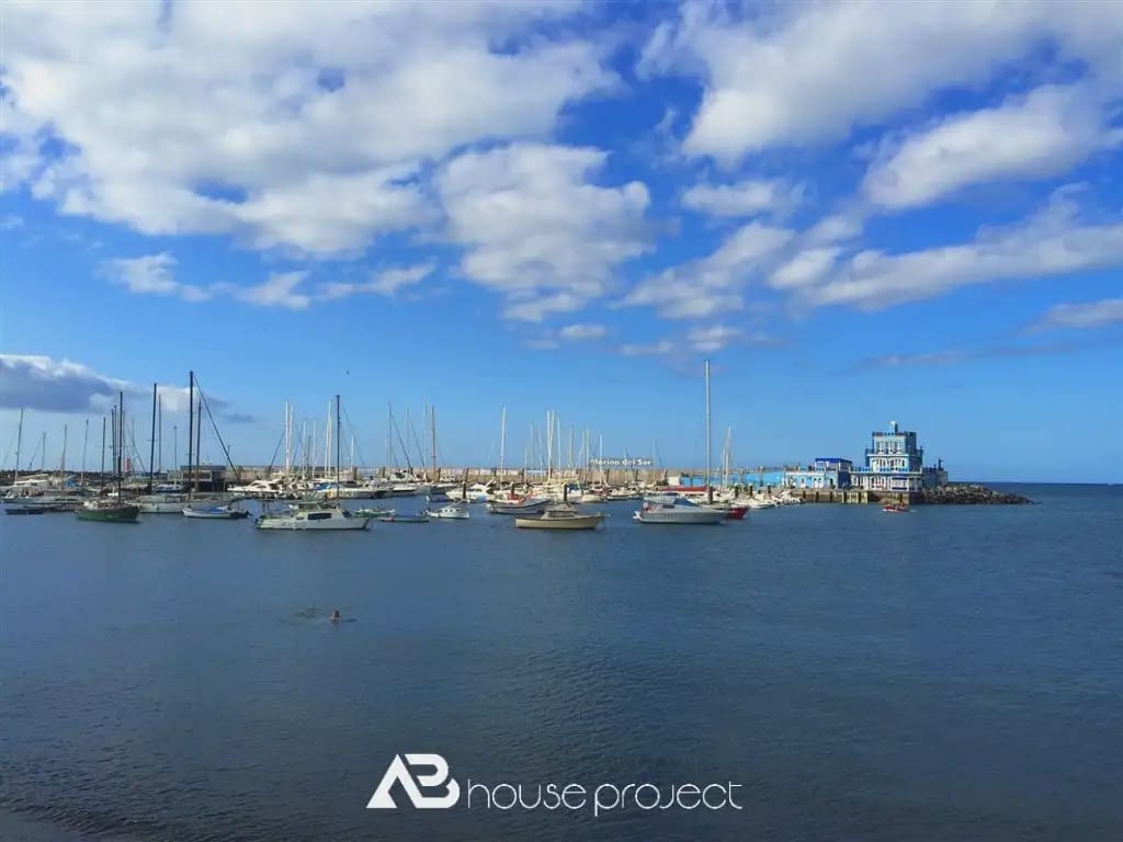 1 slaapkamer Flat te koop in Arona met zwembad garage - € 370.000 (Ref: 9760192)