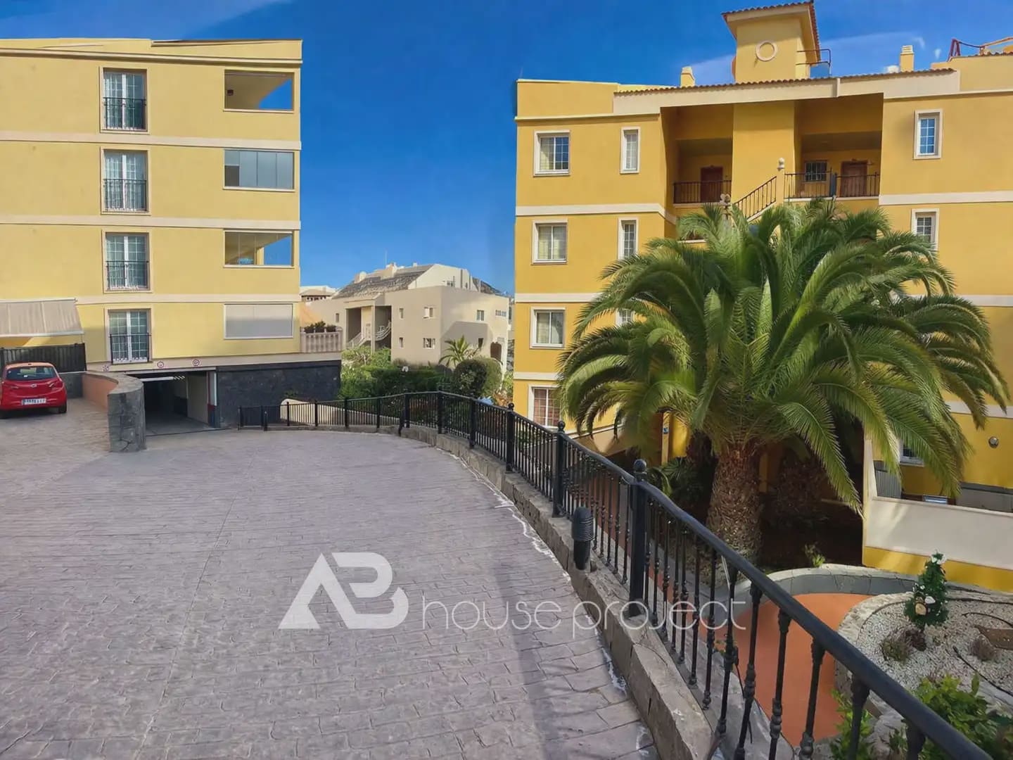 1 slaapkamer Flat te koop in Arona met zwembad garage - € 370.000 (Ref: 9760192)