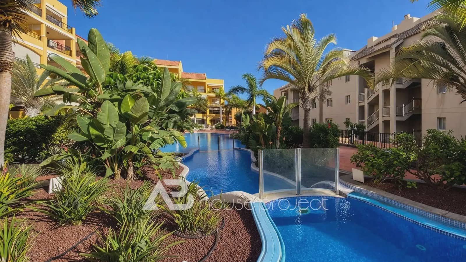 1 slaapkamer Flat te koop in Arona met zwembad garage - € 370.000 (Ref: 9760192)