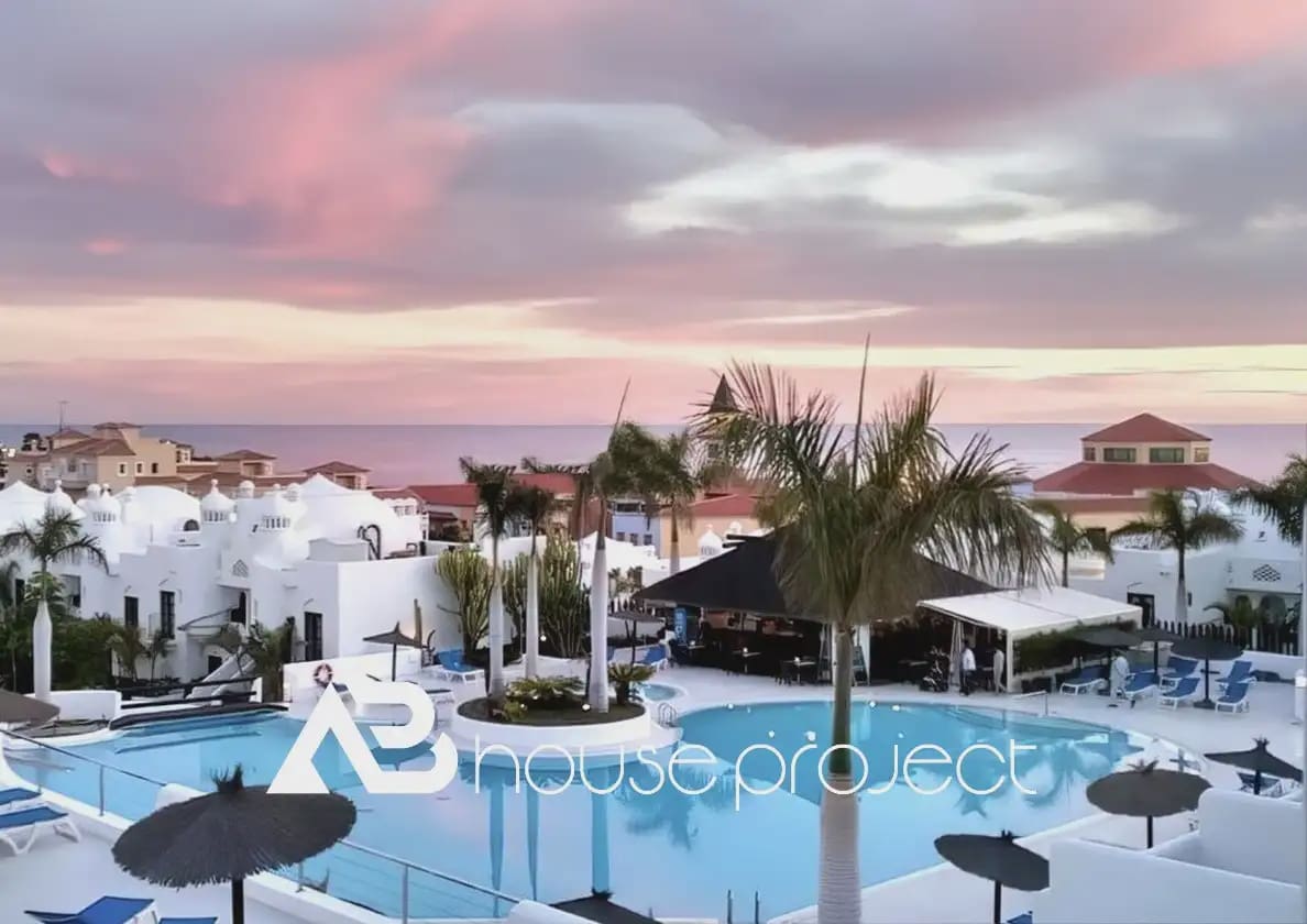 2 quarto Apartamento para venda em Adeje com piscina garagem - 345 000 € (Ref: 9782179)