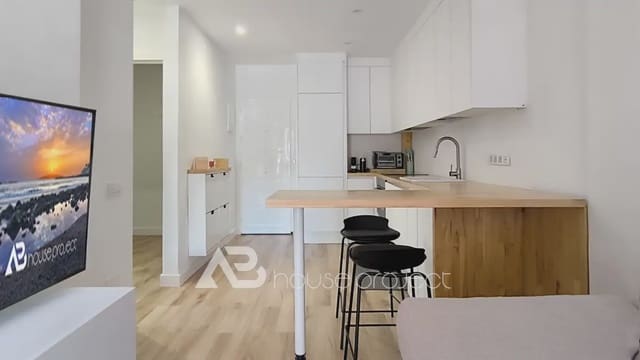 2 soveværelse Lejlighed til salg i Los Cristianos, Arona med swimmingpool - € 350.000 (Ref: 9788022)